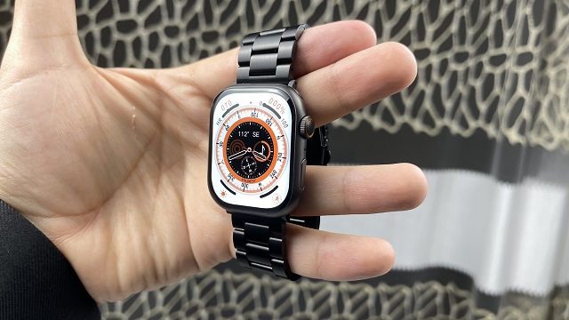 H12 Pro Plus smartwatch design